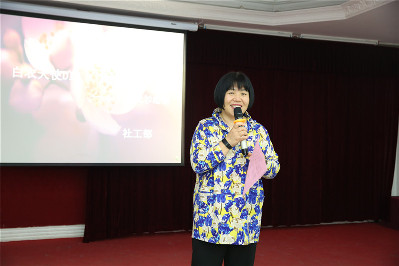 护理部邓主任祝全体护士节日快乐.jpg